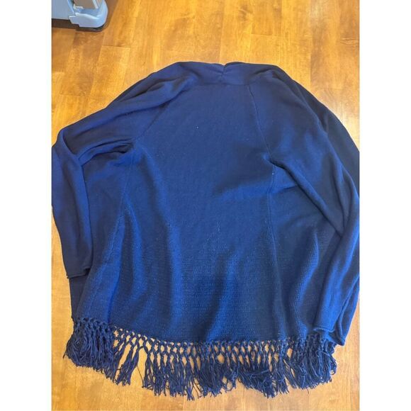 Woman’s Lily Pulitzer cardigan size medium navy blue - Picture 4 of 4